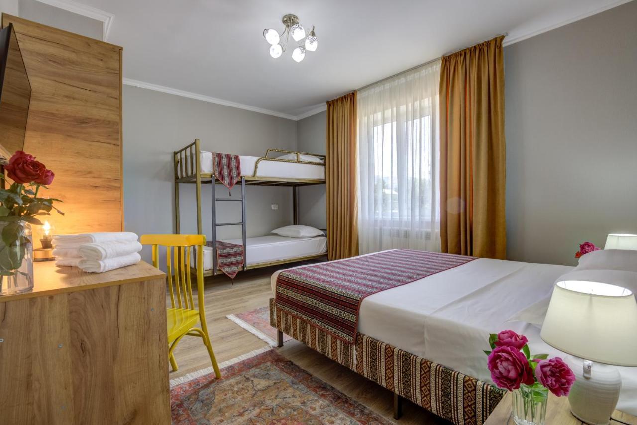Ordo Hotel Karakol Kültér fotó